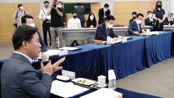 박정현 군수 충청남도 시장·군수협의회 건의 장면