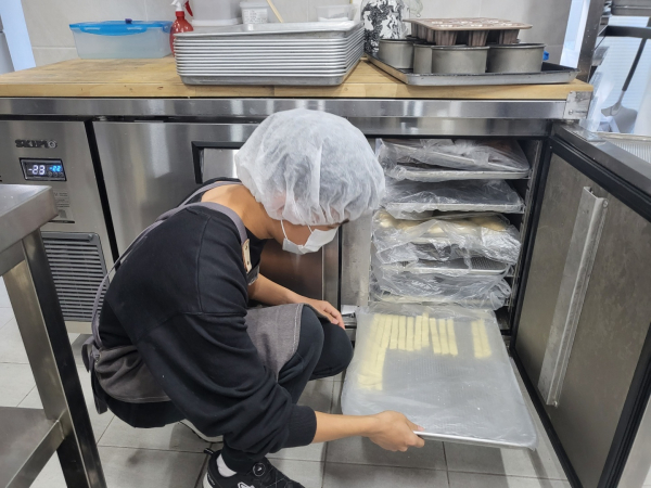 장애학생 현장중심 맞춤형 일자리사업 실습모습(제빵 관련 일자리)