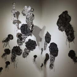 이예원, 유영, 화선지에 수묵 가변설치