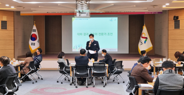 지난 24일 서산시청 대회의실에서 열린 ‘서산시 중장기 발전전략 발굴을 위한 2차 직원 워크숍’모습
