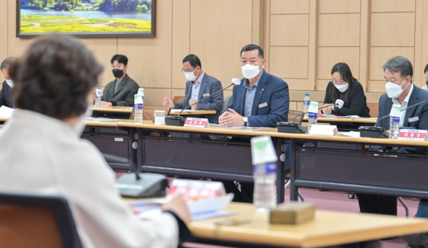 민선8기 일자리대책 종합계획 수립 일자리위원회 개최 모습