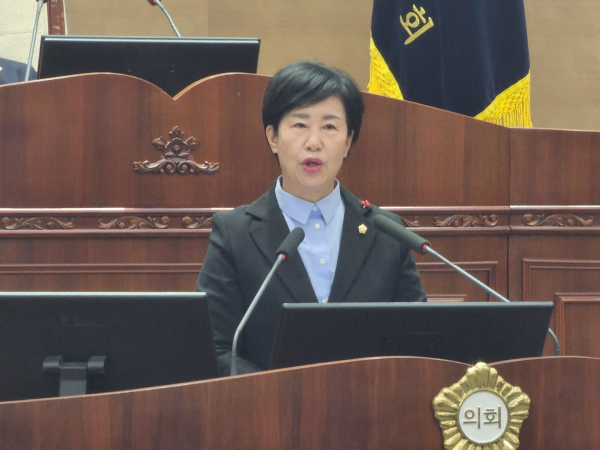 5분 발언을 하는 엄소영 천안시의원/박동혁 기자