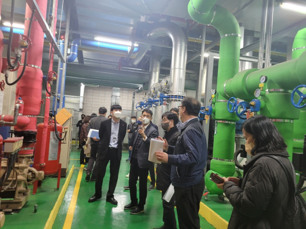 다중밀집시설 안전점검 진행 장면/아산시 제공