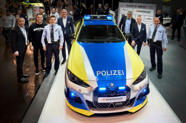 한국타이어 초고성능 타이어 ‘벤투스 S1 에보3’ 장착한 튠잇! 세이프! 캠페인 차량 모습