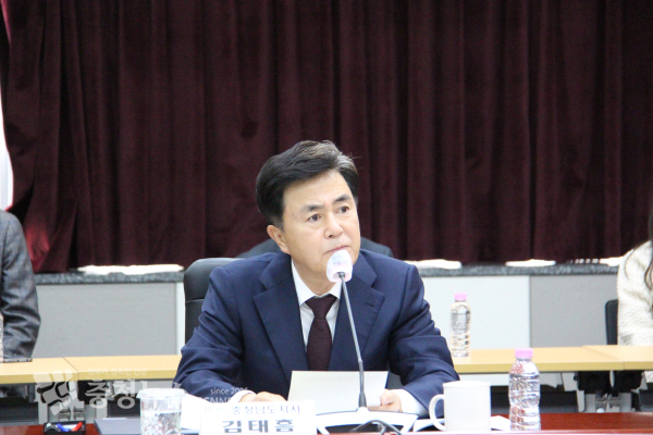 김태흠 충남지사는 6일 충남도청 대회의실에서 ‘지역 대학과 외국인투자기업의 상생 발전을 위한 업무협약’을 체결했다/사진 권상재 기자