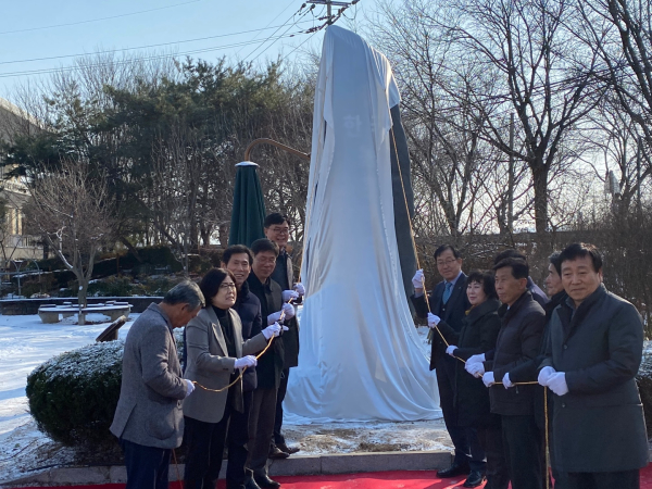 농기센터서 상징탑 제막