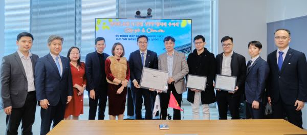 한국산 오인 배 근절 TVT 감사패 수여식 단체사진