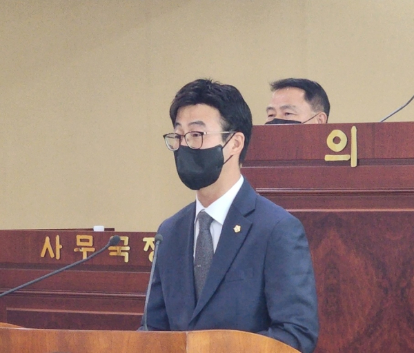 5분 발언을 하는 안정근 의원/박동혁 기자