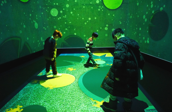 ‘효문화 스토리 기반 실감형 콘텐츠 전시실' 체험모습