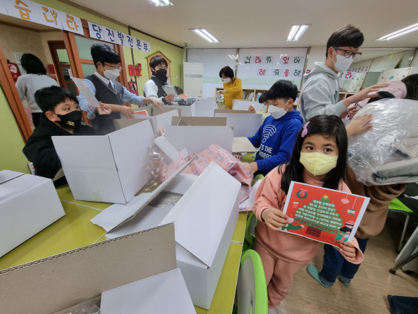 지역아동센터 6개소에 패딩점퍼 160벌 지원