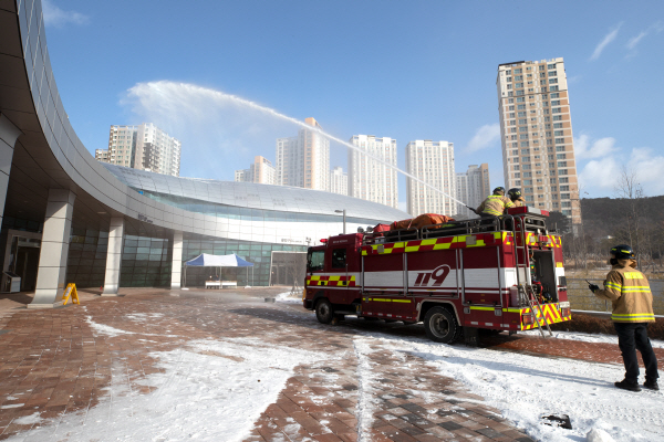 정부세종청사 체육관 화재대비 합동 소방훈련 실시 모습