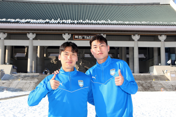 창원시청에서 온 천안시티FC 수비 듀오 오윤석(왼쪽)과 김주헌(오른쪽)
