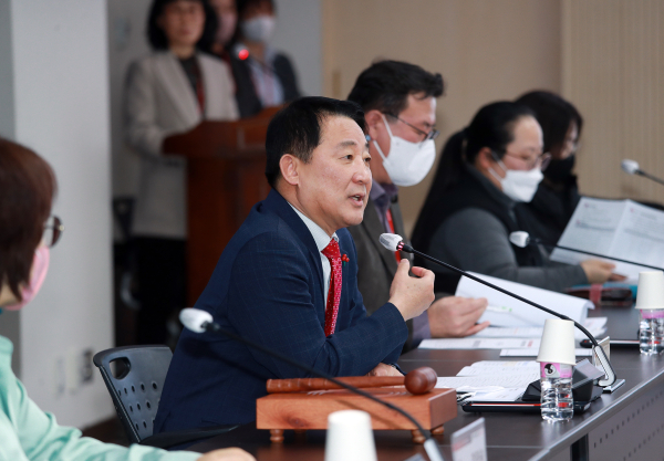 10일 서구청 장태산실에서 열린 사회적경제위원회 회의 장면