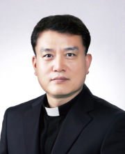 강전용 마태오 신부