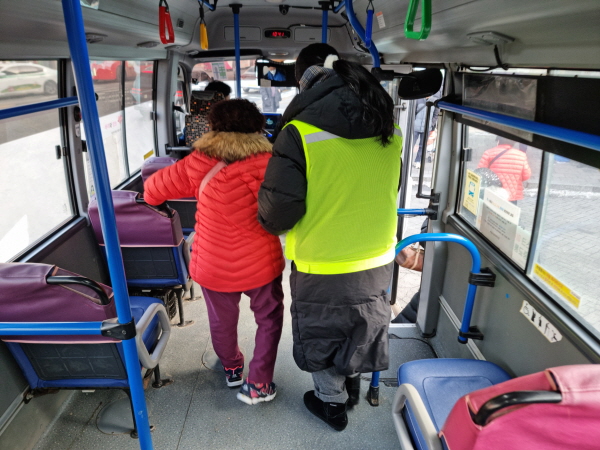 승하차도우미 활동 모습