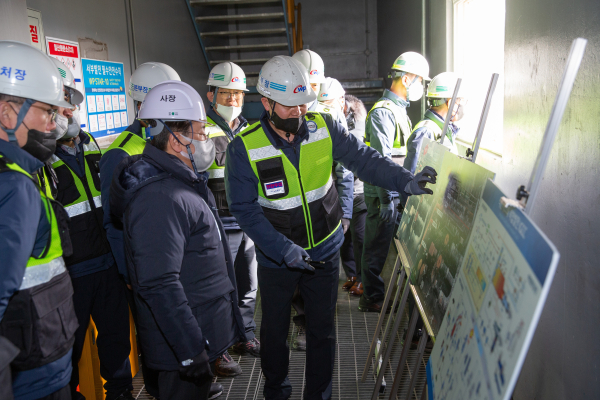 태안발전본부 현장 점검에 나선 박형덕 사장