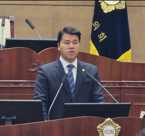 5분 발언을 하는 이병하 의원/박동혁 기자