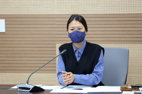 간담회를 주재하는 김미영 건설도시위원회 위원장/아산시의회 제공