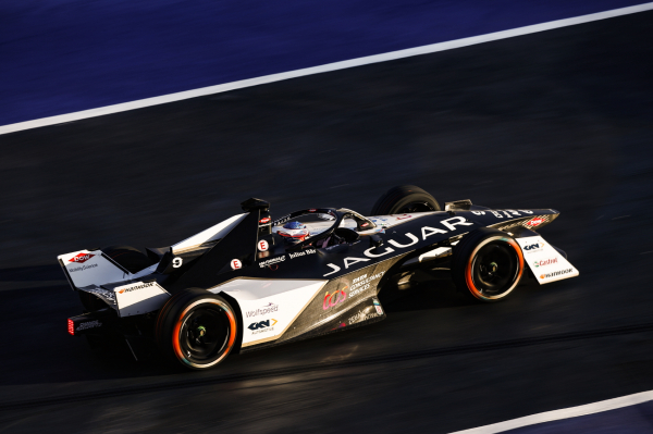 아이온(iON)을 장착하고 레이싱을 펼치는 포뮬러 E GEN3