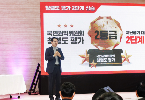 이완섭 서산시장이 31일 인지면에서 시민과의 대화를 진행하고 있다