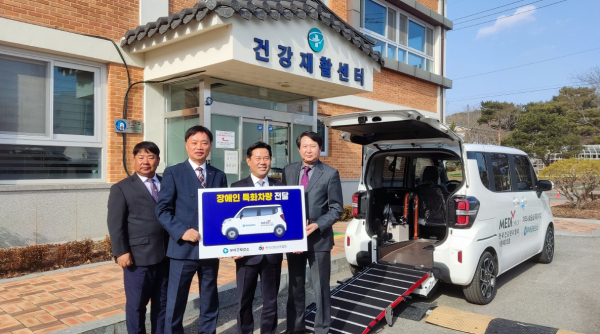 사진 왼쪽부터 박기선 홍보차장, 문원주 본부장, 박정현 부여군수, 이상각 부여군보건소장(직무대리)