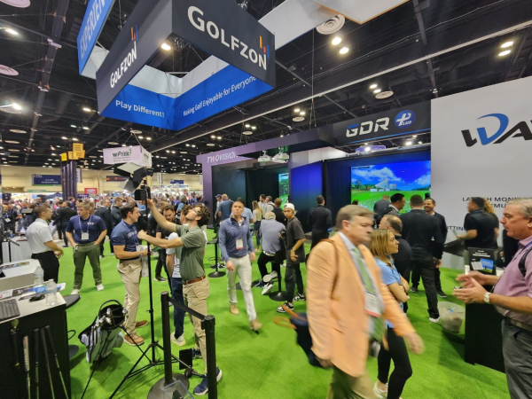사진은 2023 PGA 머천다이즈 쇼의 골프존 부스 및 현장 모습.