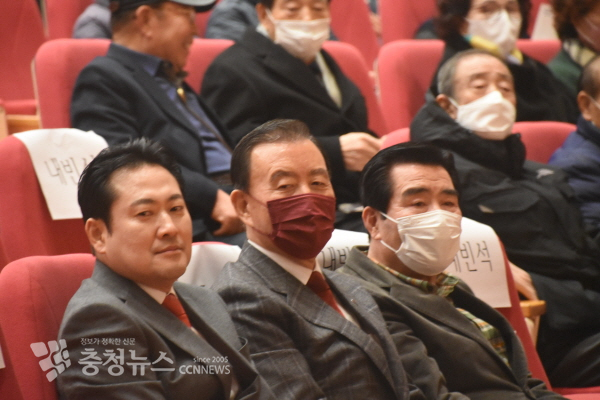 장동혁 의원, 홍문표 의원, 김동일 보령시장