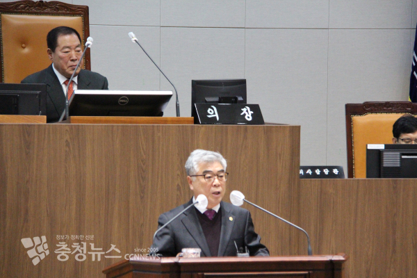 유성재 의원(천안5·국민의힘)은 ‘교육이 살아야 나라가 산다’를 주제로 5분 발언을 했다/사진 권상재 기자