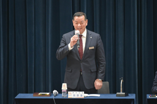 어린이 놀이공간 관련 - 최원철 시장 월송동 시민과의 대화 모습