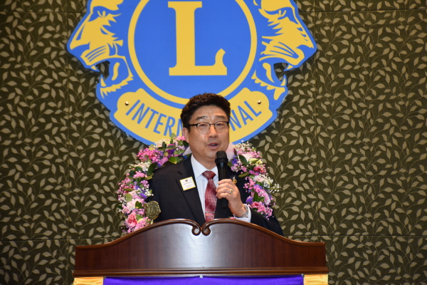 노종관 천안시의회 의원 국제라이온스협회356-F(세종.충남)지구 2023-2024 총재에 당선 모습