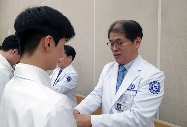 충남대 의과대학 화이트코트 세리머니 개최 모습