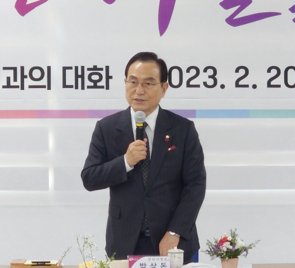 쌍용2동을 찾은 박상돈 천안시장/박동혁 기자