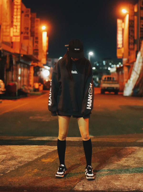 라이프스타일 브랜드 할스바나와 컬래버레이션 의류 출시