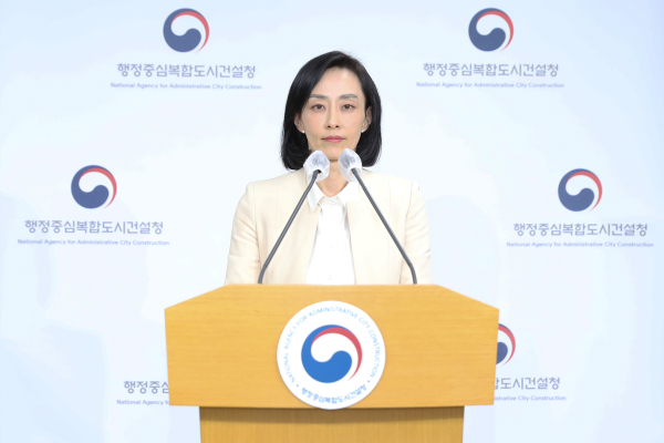 브리핑 하는 이정희 도시계획국장