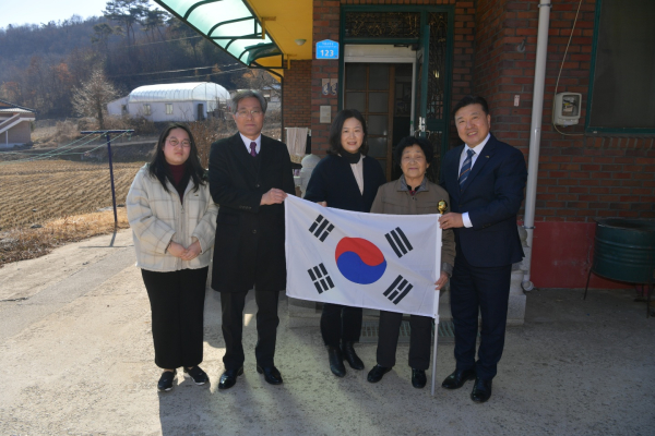 독립유공자 유족 위문 모습