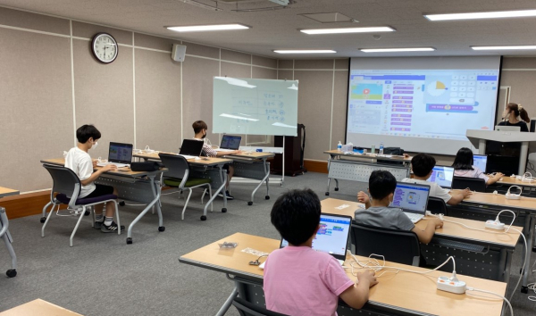 2022년 메타버스 콘텐츠 창작 프로그램 운영사진(생각 쑥쑥 엔트리 세상)