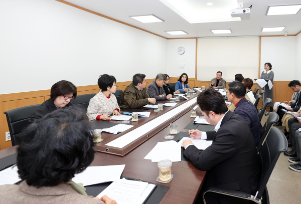 6일 열린 의원 정례간담회 모습