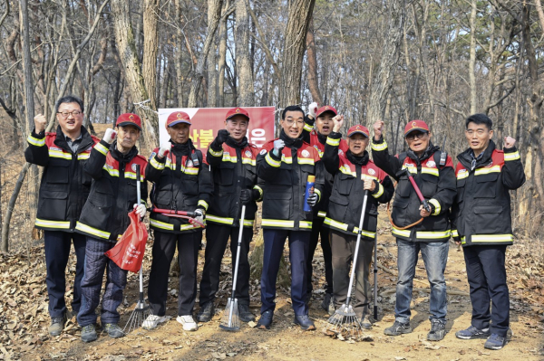 7일 침산동 교통광장 일원에서 산불취약지 현장점검에 나선 김광신 중구청장