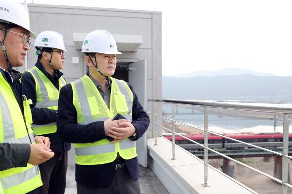 임종일 부이사장, 경부선 밀양강교 개량사업 현장점검 모습