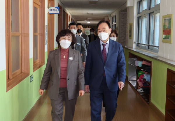 설동호 대전시교육감, 대전보성초 새봄교실 현장 방문 모습