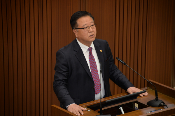 5분 발언하는 김학서 세종시의회 부의장