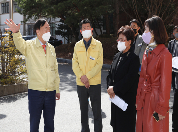 설동호 대전광역시교육감, 한국타이어 화재 현장 인근 학교 방문 및 점검 모습