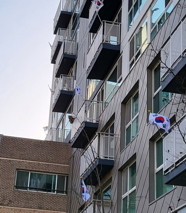 한솔동 공동주택단지 게양 모습