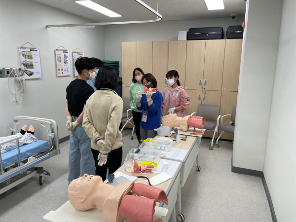 제1기 사내강사가 직원들을 대상으로 CS 교육과 심폐소생술 교육, 청렴 교육 진행