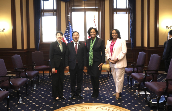 최민호시장(왼쪽에서 두번째)_뮤리엘바우저워싱턴D.C.시장(왼쪽 세번째)