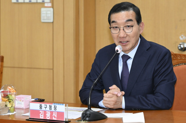 지난 17일 중구청 중회의실에서 열린 위기가구발굴단 ‘중구복지돋보기’ 업무협약식