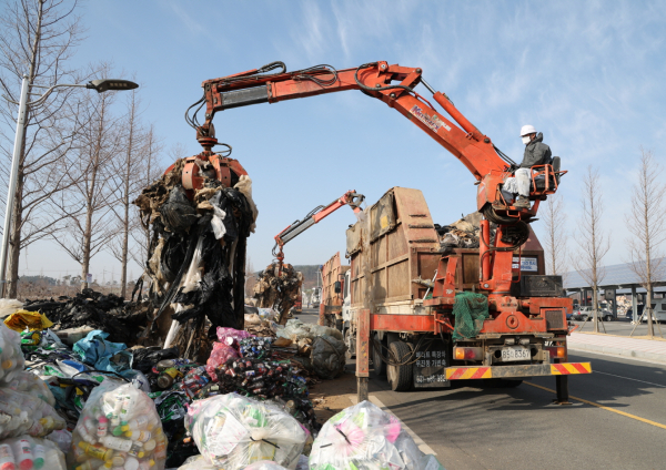 20일 태안읍 태안종합운동장 일원에서 진행된 숨은자원찾기 행사 모습.
