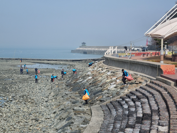 수산인의 날 대청결운동 전개 모습