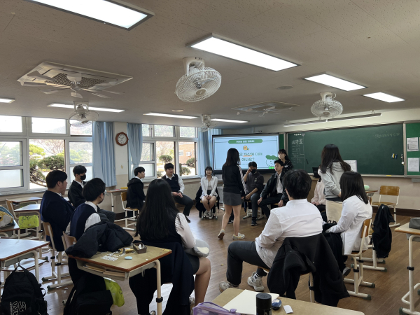 위(Wee)센터 찾아가는 학교상담 ‘Re-Born’ 집단상담 및 교육 모습