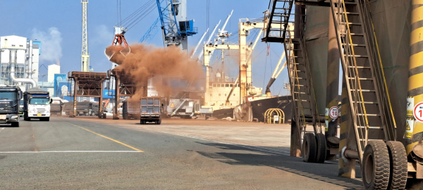 당진항 서부두 비산먼지 발생 사진